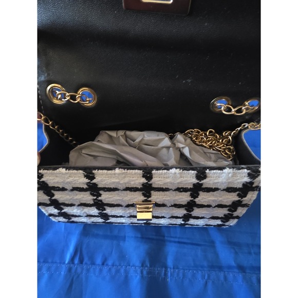 Women's Sm Evening Clutch Fancy Bag Black White, And Gold With Chain Strap Purse - Picture 10 of 10